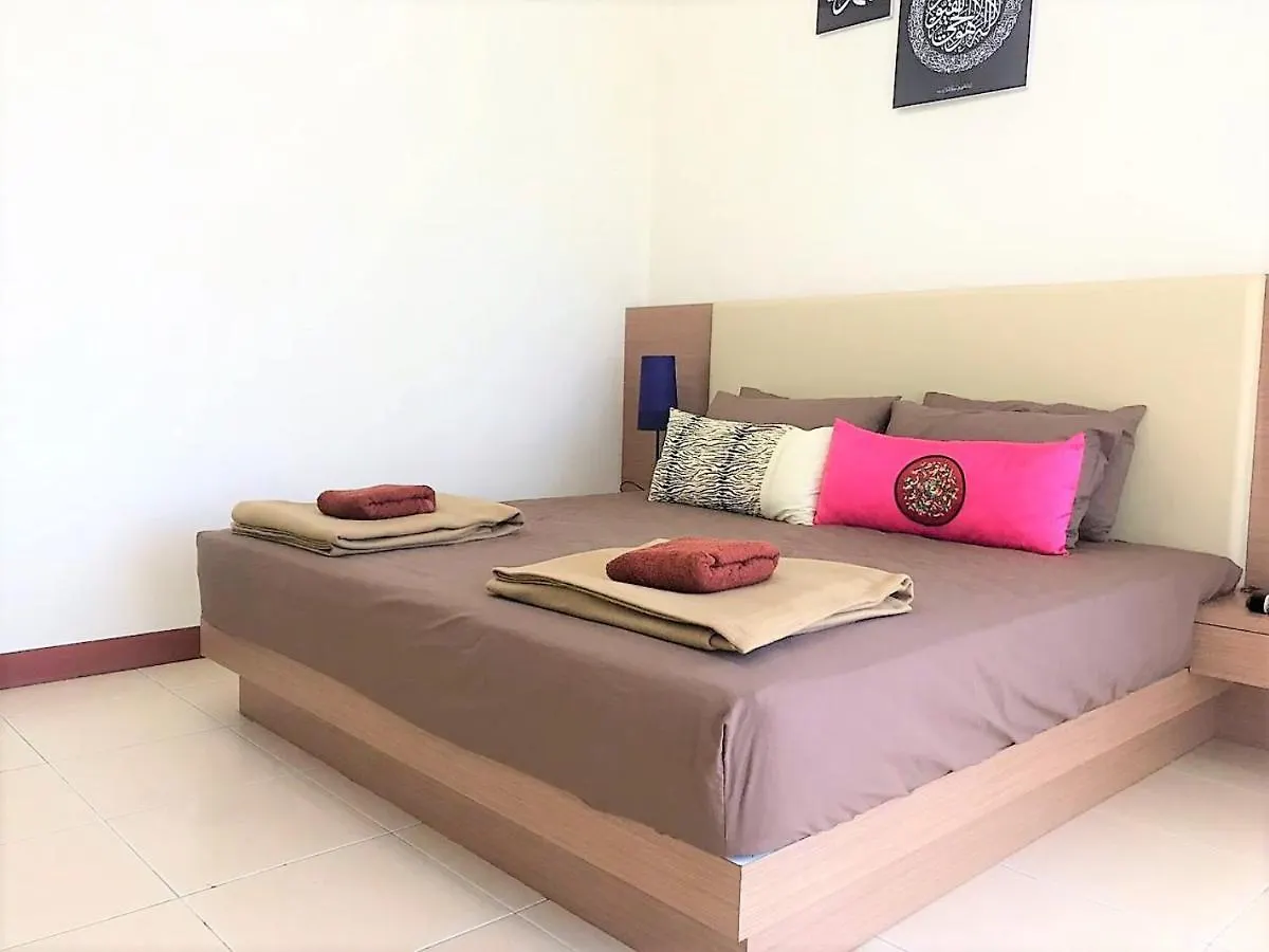 Oyo 90476 Casa Azlinda Muslim Homestay I Johor Bahru Hotel
