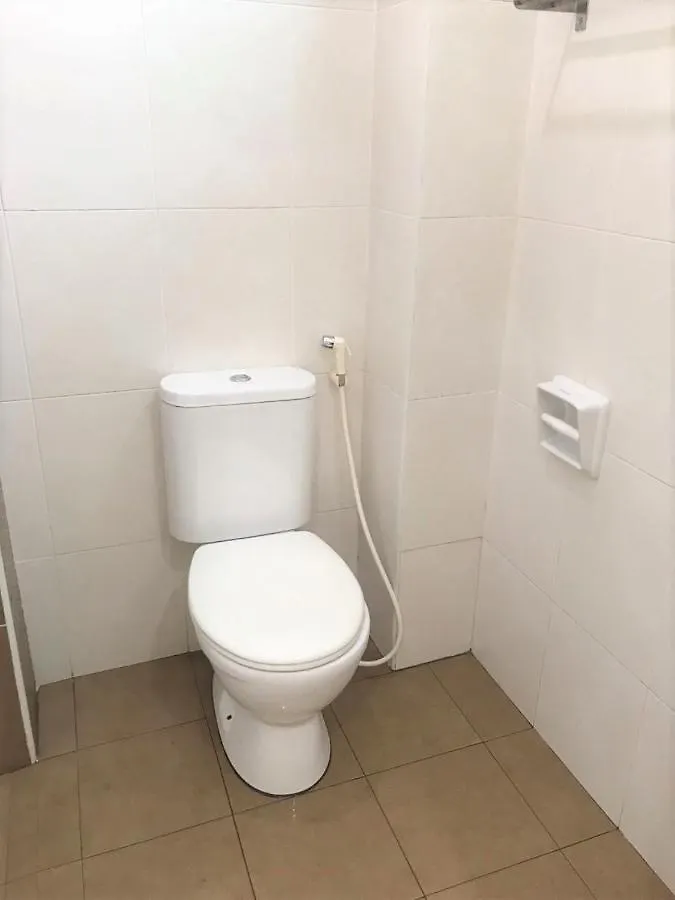 Oyo 90476 Casa Azlinda Muslim Homestay I Johor Bahru