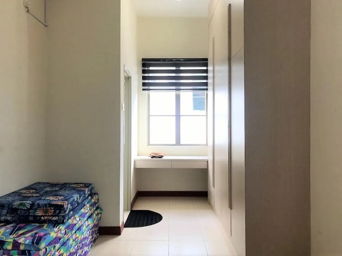 Hotell Oyo 90476 Casa Azlinda Muslim Homestay I Johor Bahru
