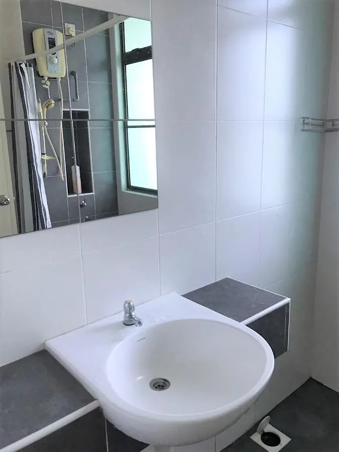 Oyo 90476 Casa Azlinda Muslim Homestay I Johor Bahru Hotell
