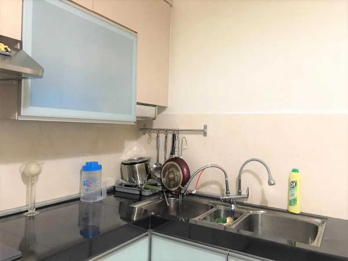 Oyo 90476 Casa Azlinda Muslim Homestay I Johor Bahru Hotell